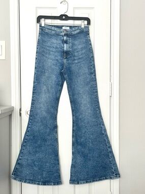 Forever 21 High Waist Retro BohemianBellbottom Super Flare Jeans, Sz 26